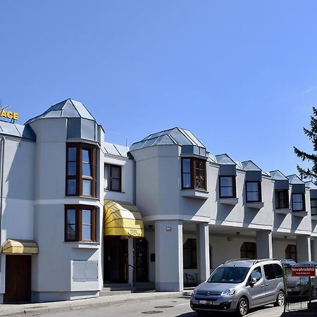 Hotel Laguna เชสเกบูดิเยโจวิตเซ ภายนอก รูปภาพ